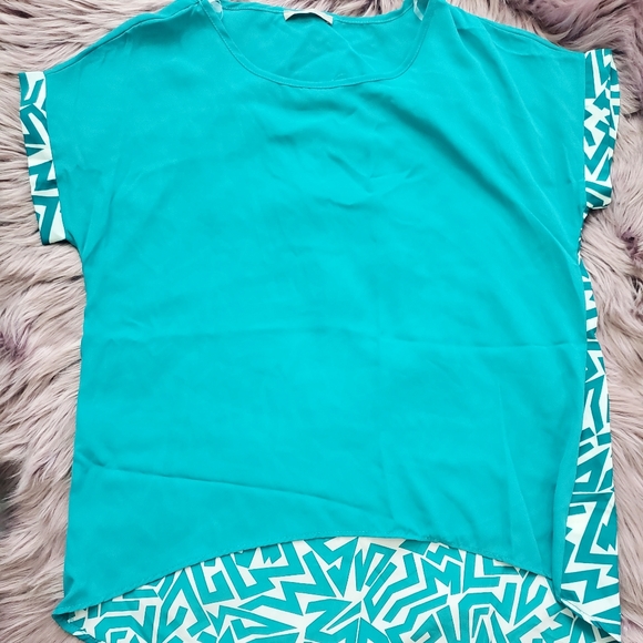 Plus Size Aztec High Low Print Top - Picture 5 of 7